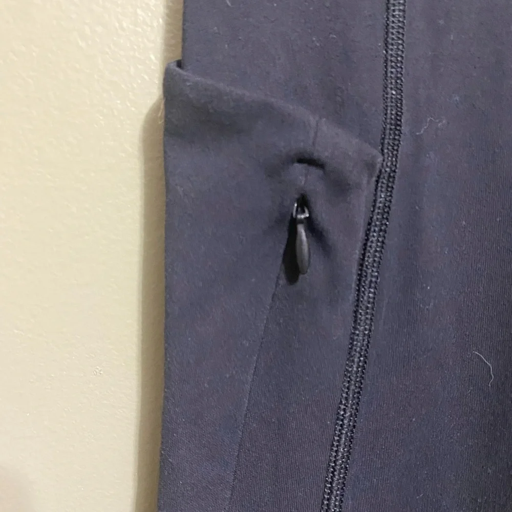 Black Athleta Cropped Leggings,‎ Size XS